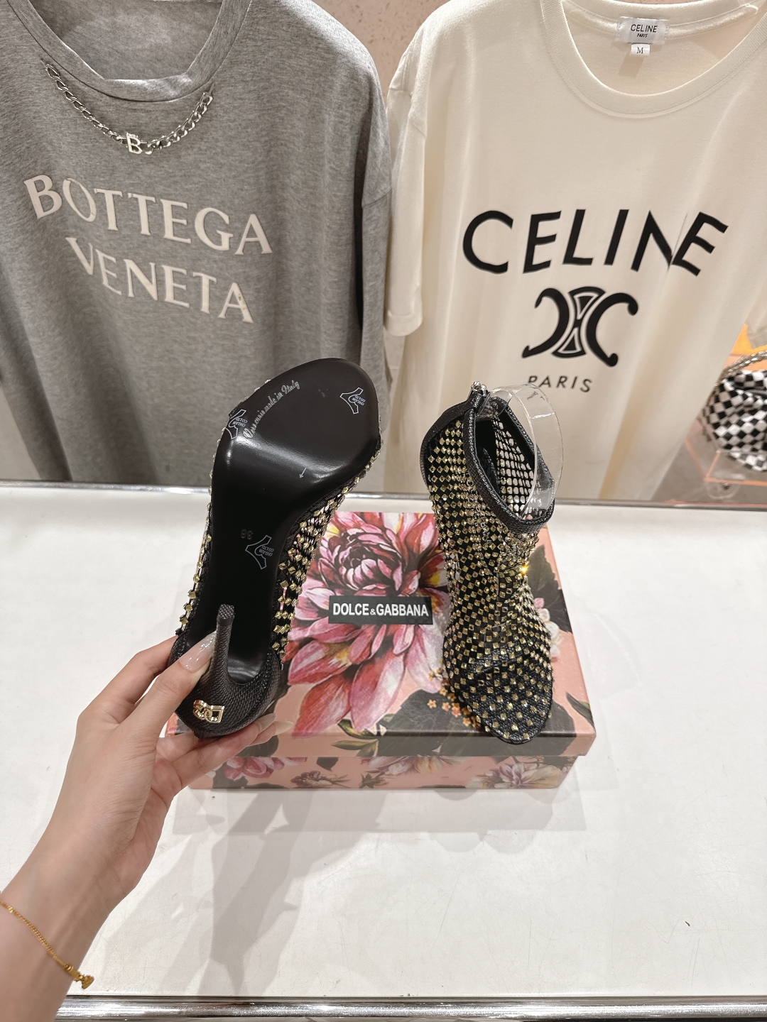 高版本出厂
 𝐃&️𝐆 2025春夏新品高跟凉鞋🆕
DOLCE & GABBANA...DG杜嘉班纳时装