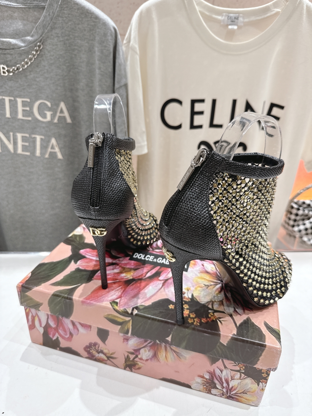 高版本出厂
 𝐃&️𝐆 2025春夏新品高跟凉鞋🆕
DOLCE & GABBANA...DG杜嘉班纳时装