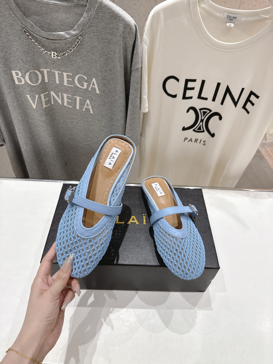 高版本出厂 
 独家新品 Alaia 阿莱亚25ss/ 走秀款平底半拖网面鞋 最近超火的一款平底鞋

章