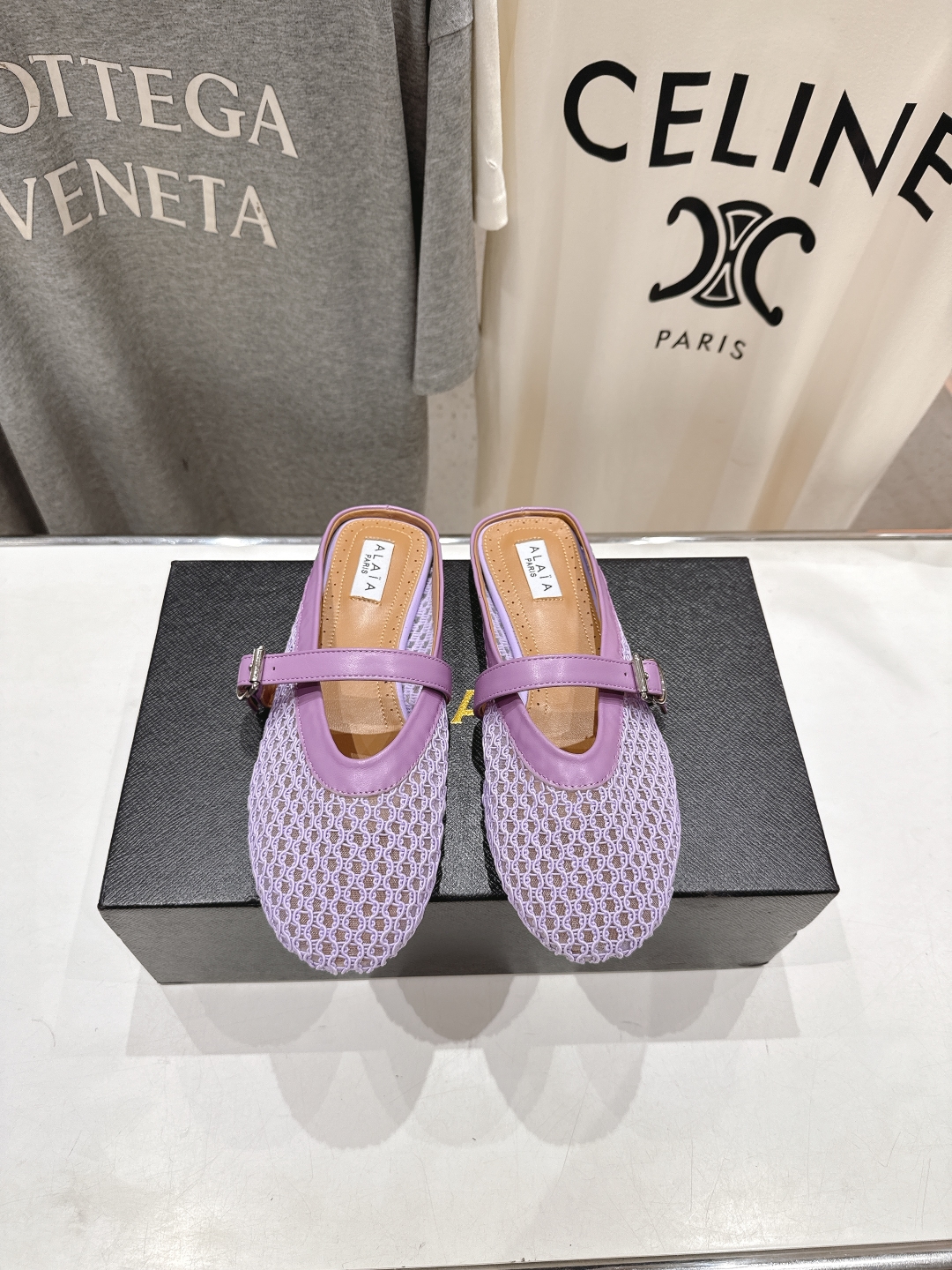 高版本出厂 
 独家新品 Alaia 阿莱亚25ss/ 走秀款平底半拖网面鞋 最近超火的一款平底鞋

章