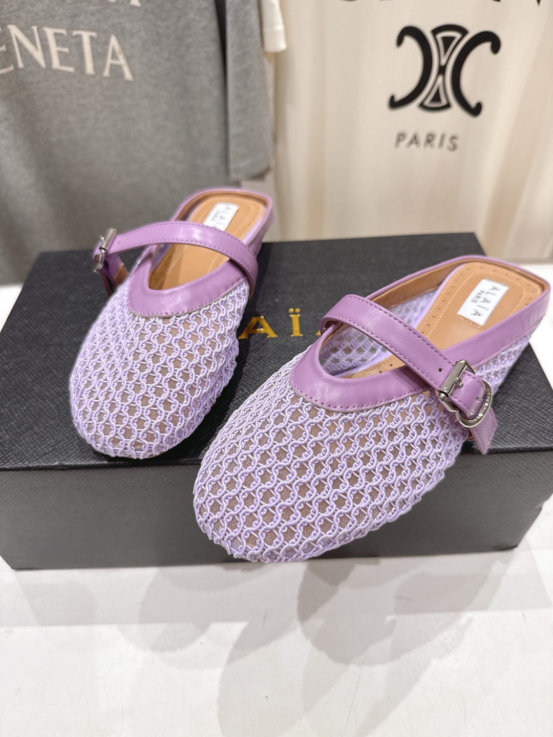 高版本出厂 
 独家新品 Alaia 阿莱亚25ss/ 走秀款平底半拖网面鞋 最近超火的一款平底鞋

章