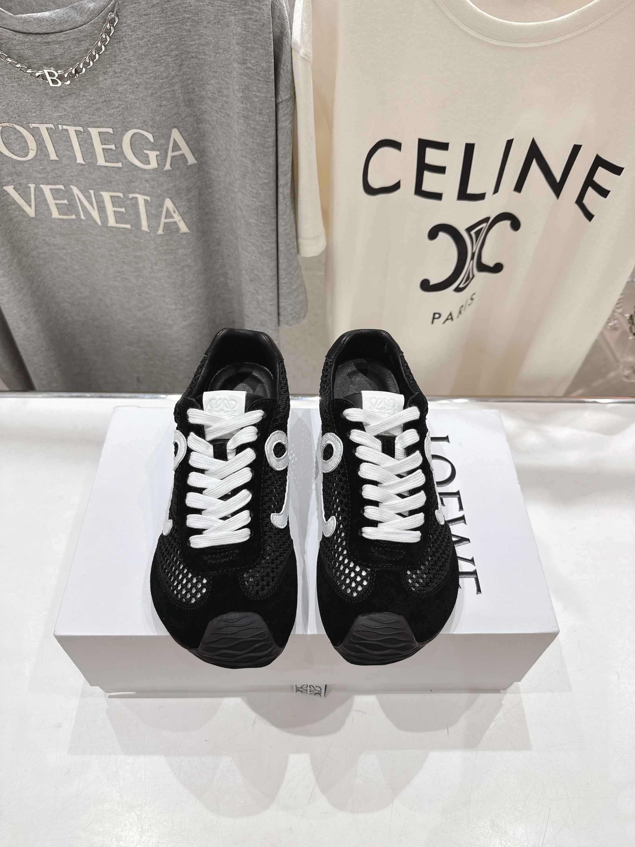 高版本出厂 网面 男码+10
LOEWE罗意威二代Ballet Runner升级2.0给足界一些震撼,