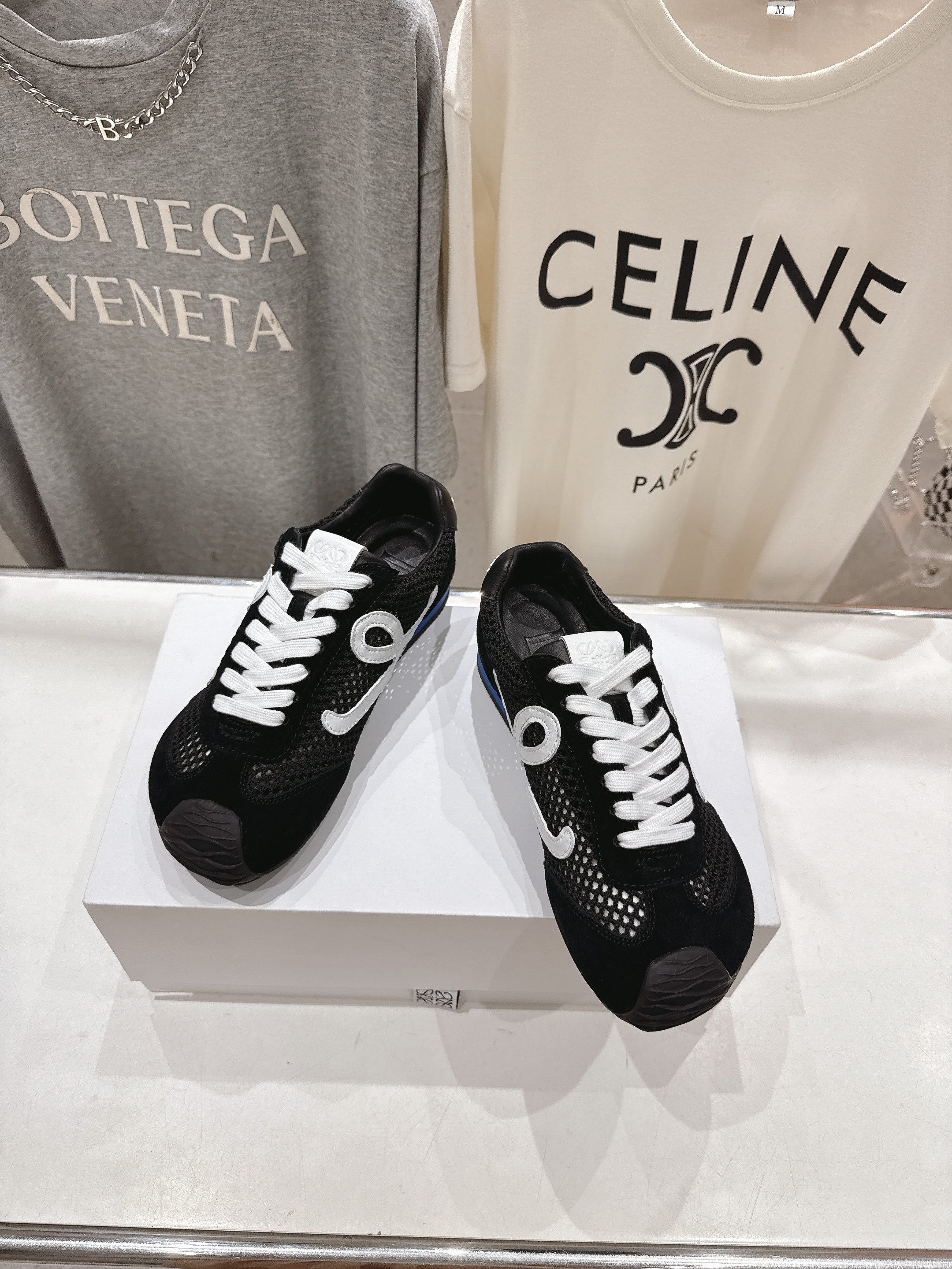 高版本出厂 网面 男码+10
LOEWE罗意威二代Ballet Runner升级2.0给足界一些震撼,
