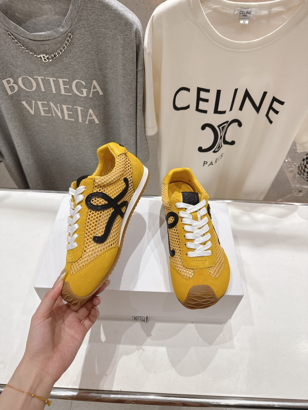 高版本出厂 网面 男码+10
LOEWE罗意威二代Ballet Runner升级2.0给足界一些震撼,