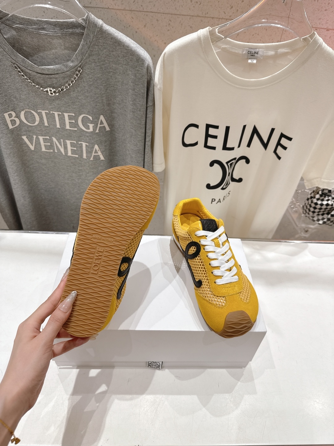高版本出厂 网面 男码+10
LOEWE罗意威二代Ballet Runner升级2.0给足界一些震撼,