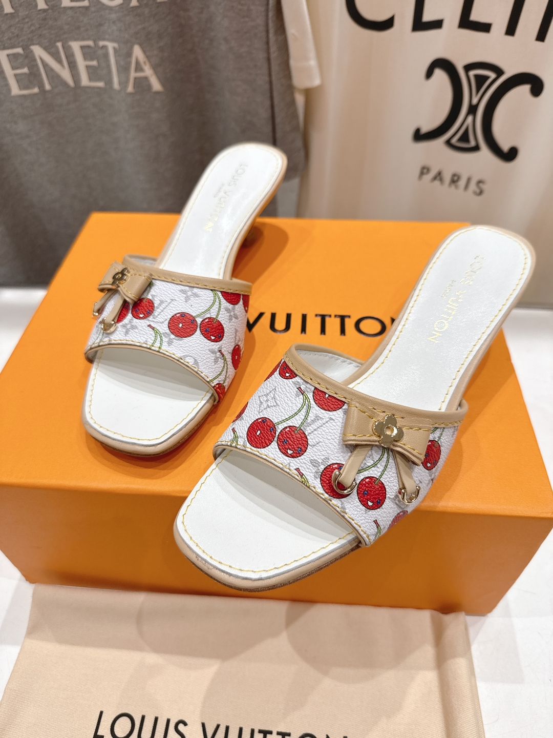 高版本出厂
  Louis Vuitton ss25 new arrival LV驴牌春夏新品系列蝴蝶结