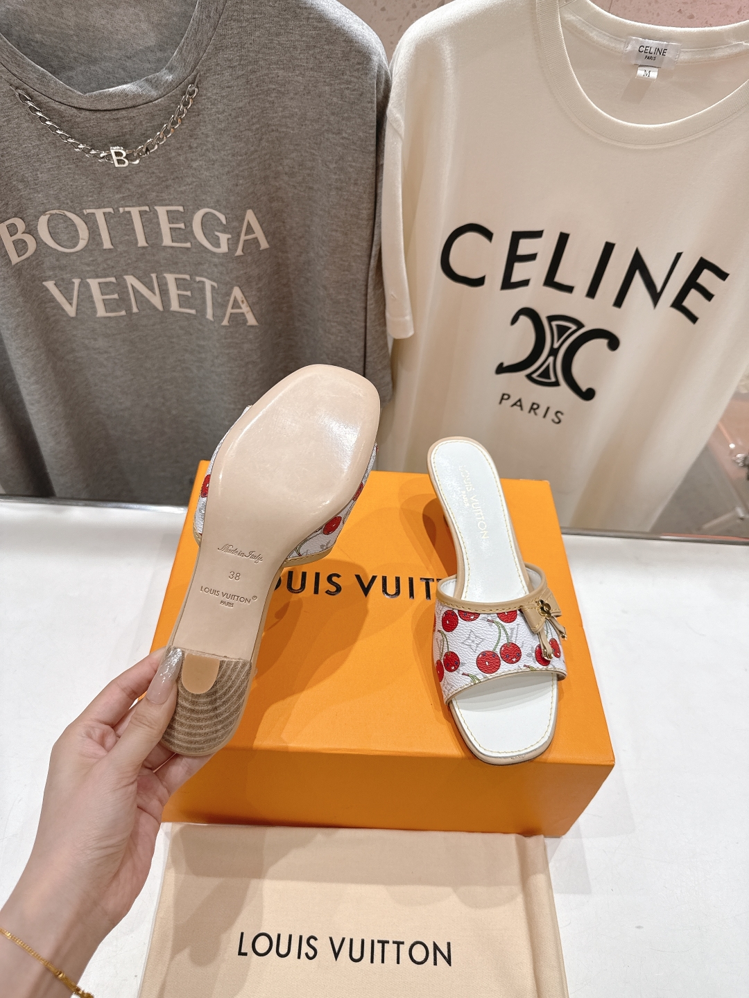 高版本出厂
  Louis Vuitton ss25 new arrival LV驴牌春夏新品系列蝴蝶结