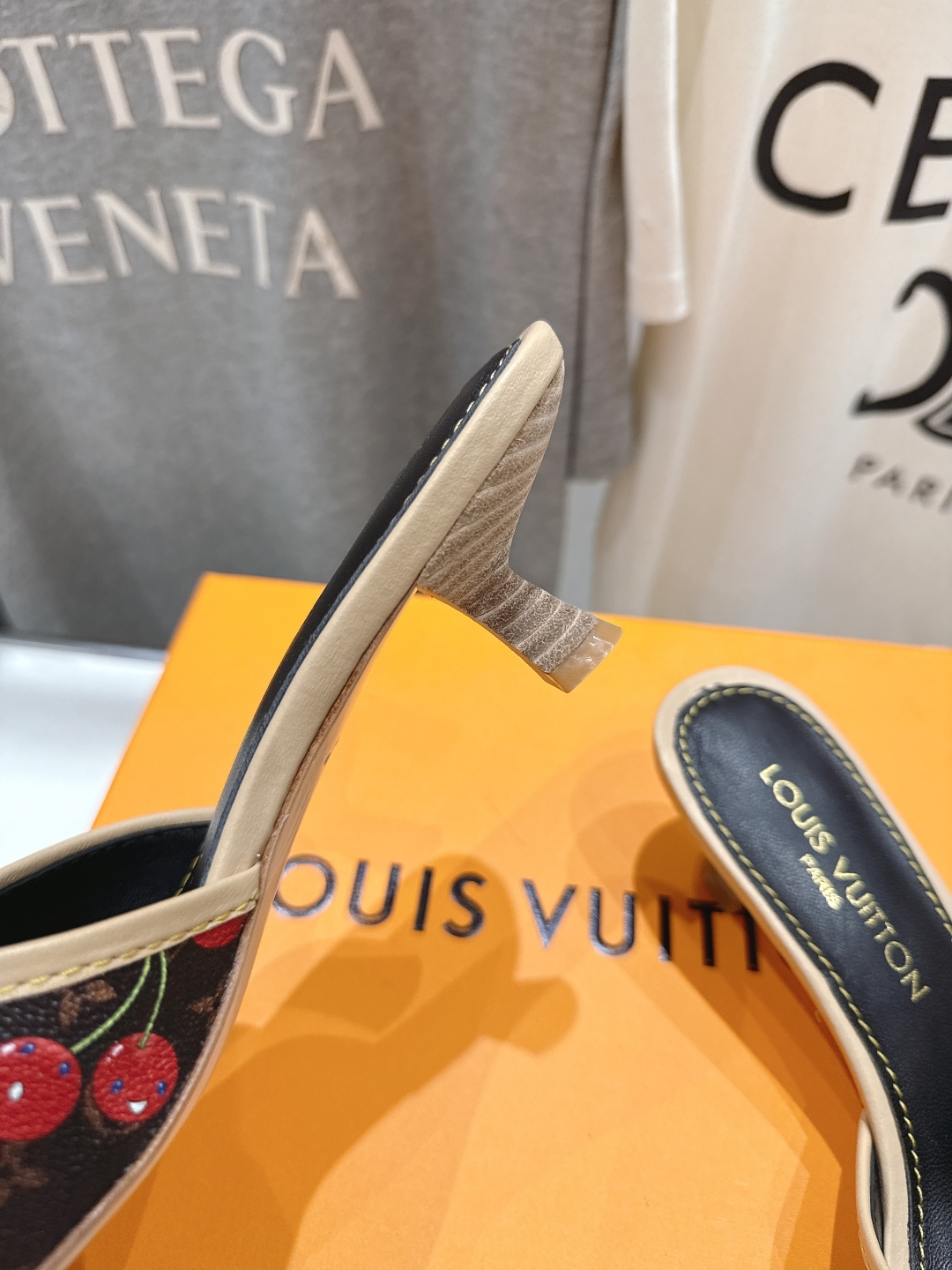 高版本出厂
  Louis Vuitton ss25 new arrival LV驴牌春夏新品系列蝴蝶结