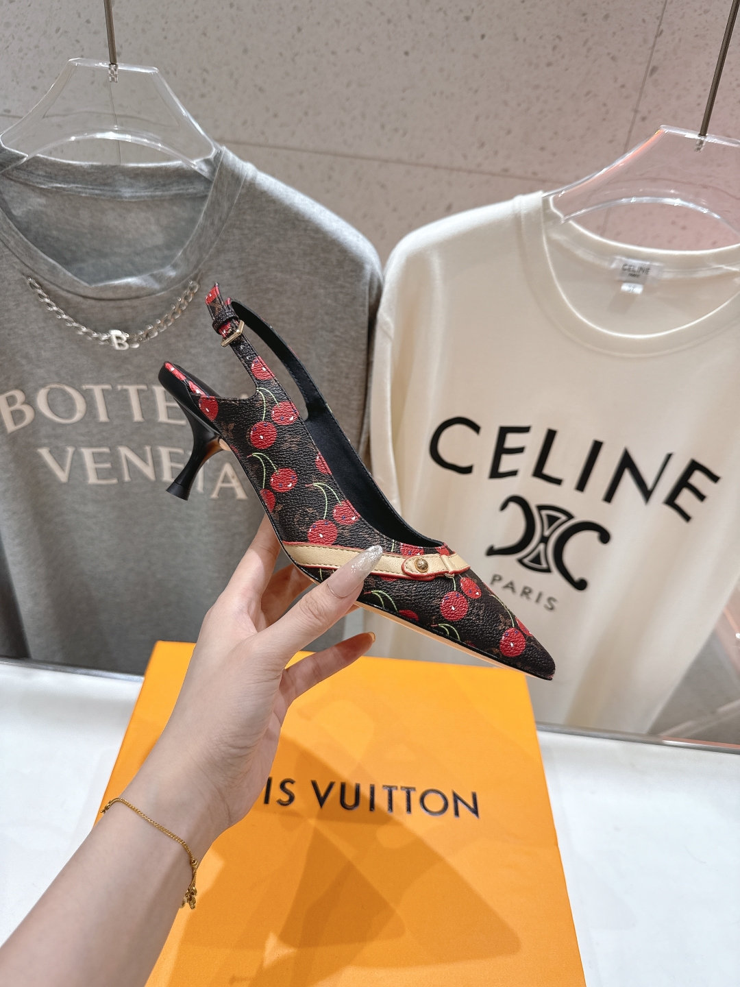 高版本出厂
  Louis Vuitton ss25 new arrival LV驴牌春夏系列新款高跟鞋