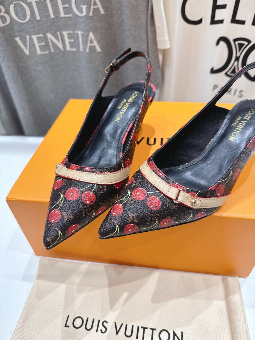 高版本出厂
  Louis Vuitton ss25 new arrival LV驴牌春夏系列新款高跟鞋