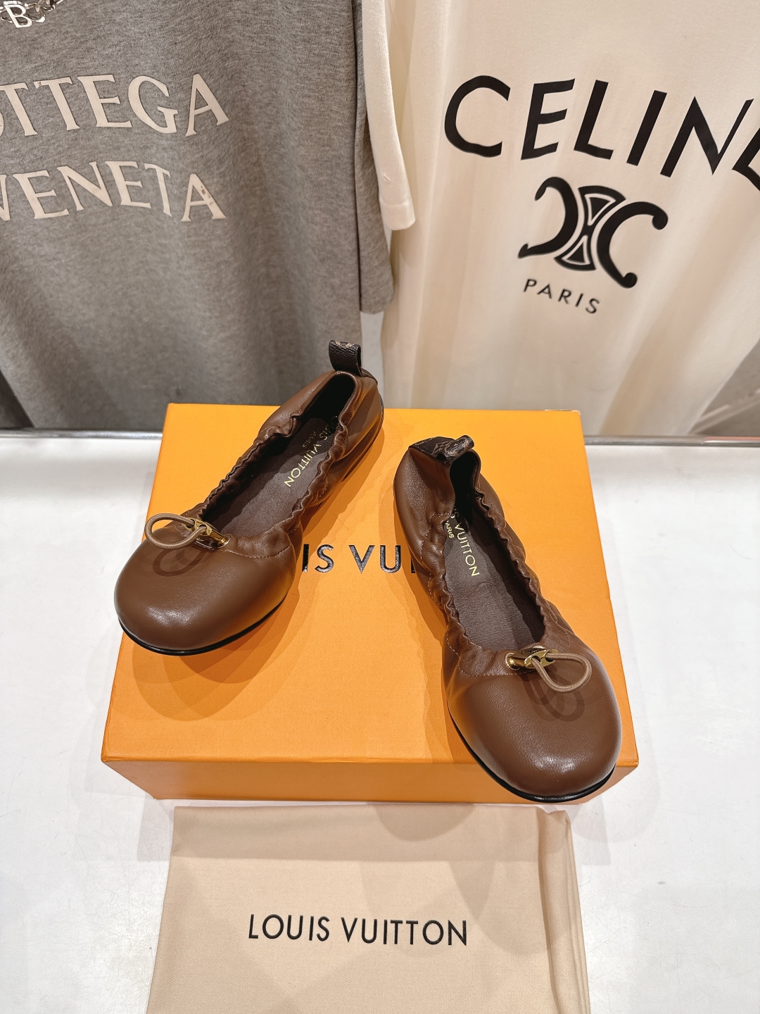 高版本出厂
  Louis Vuitton ss25 new arrival LV驴牌春夏系列玛丽珍平底