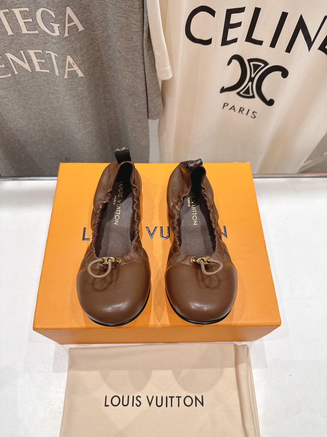高版本出厂
  Louis Vuitton ss25 new arrival LV驴牌春夏系列玛丽珍平底