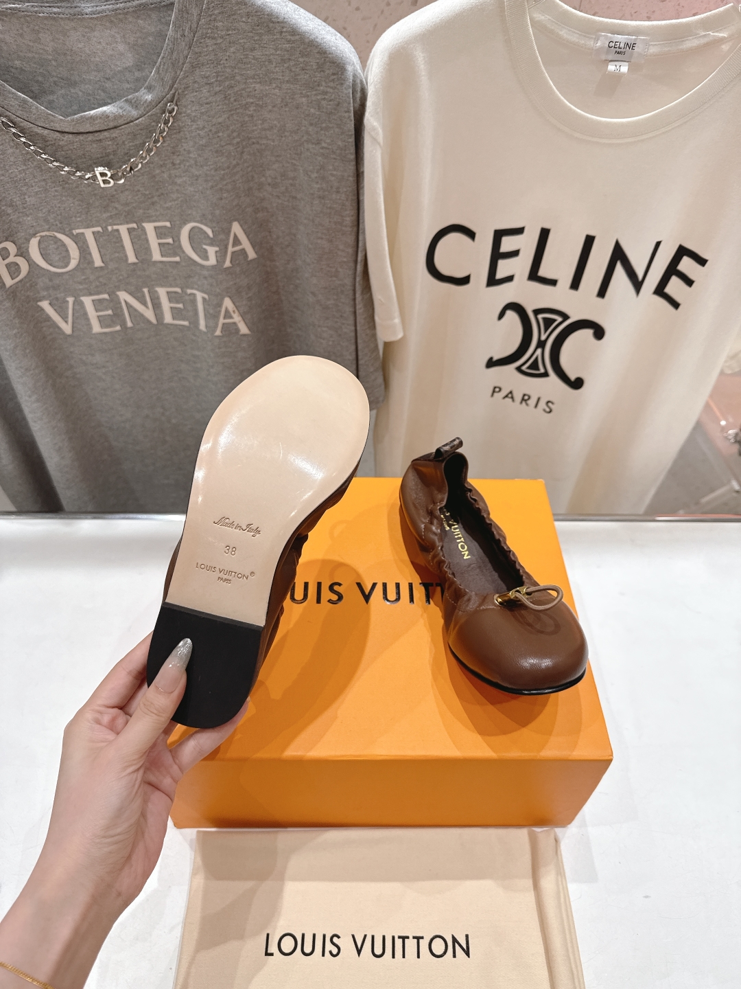 高版本出厂
  Louis Vuitton ss25 new arrival LV驴牌春夏系列玛丽珍平底