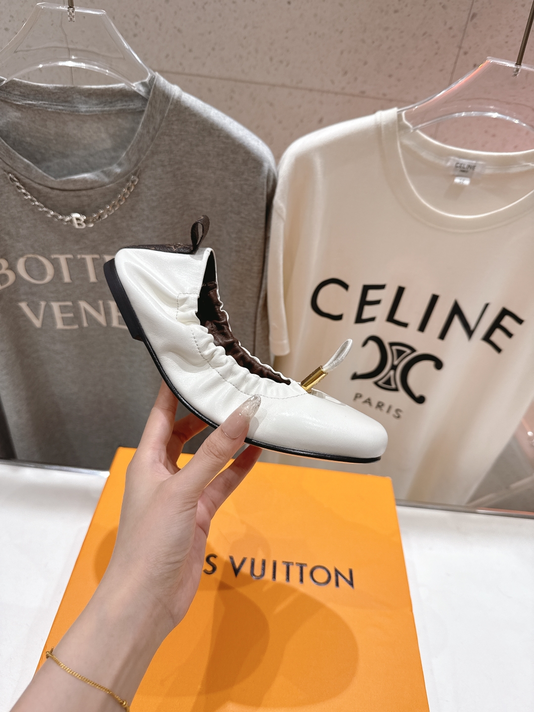 高版本出厂
  Louis Vuitton ss25 new arrival LV驴牌春夏系列玛丽珍平底