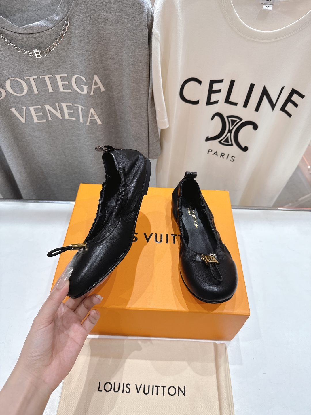 高版本出厂
  Louis Vuitton ss25 new arrival LV驴牌春夏系列玛丽珍平底