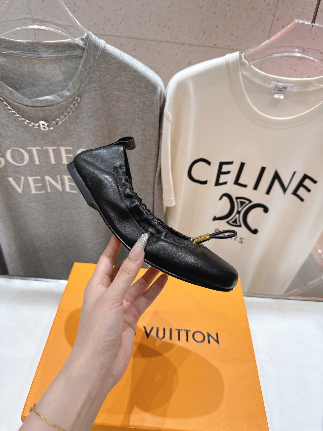 高版本出厂
  Louis Vuitton ss25 new arrival LV驴牌春夏系列玛丽珍平底