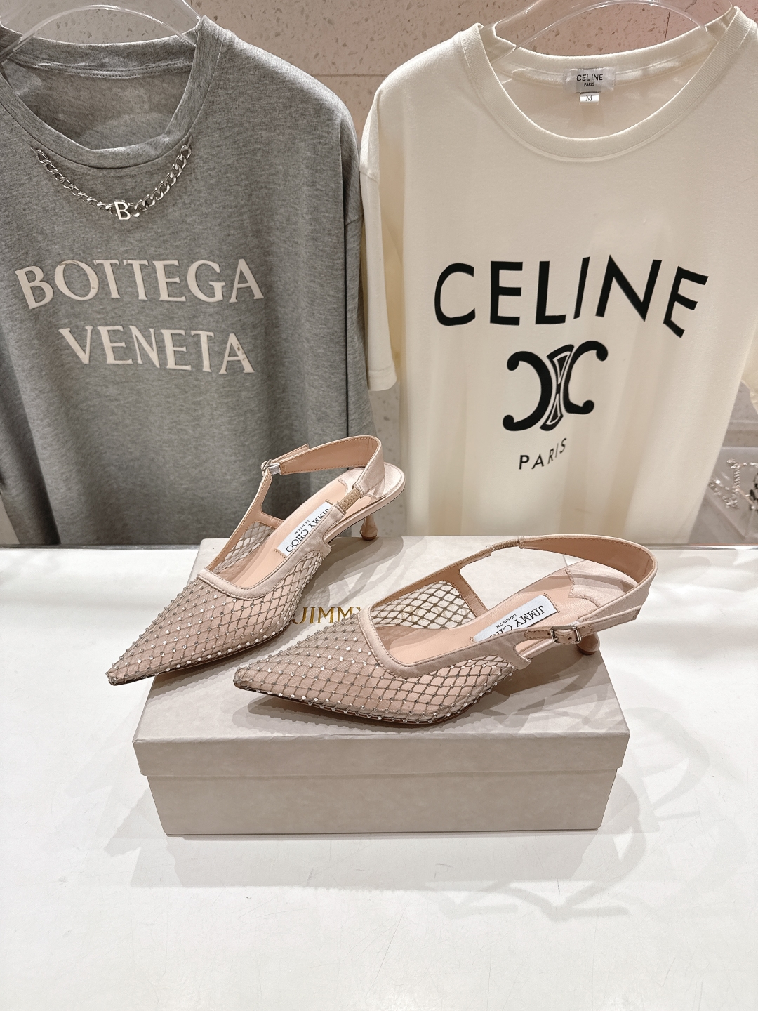 高版本出厂
  JIMMY CHOO*｜JC/吉米周2025ss新款简约尖头网钻高跟鞋凉鞋

原版套楦，