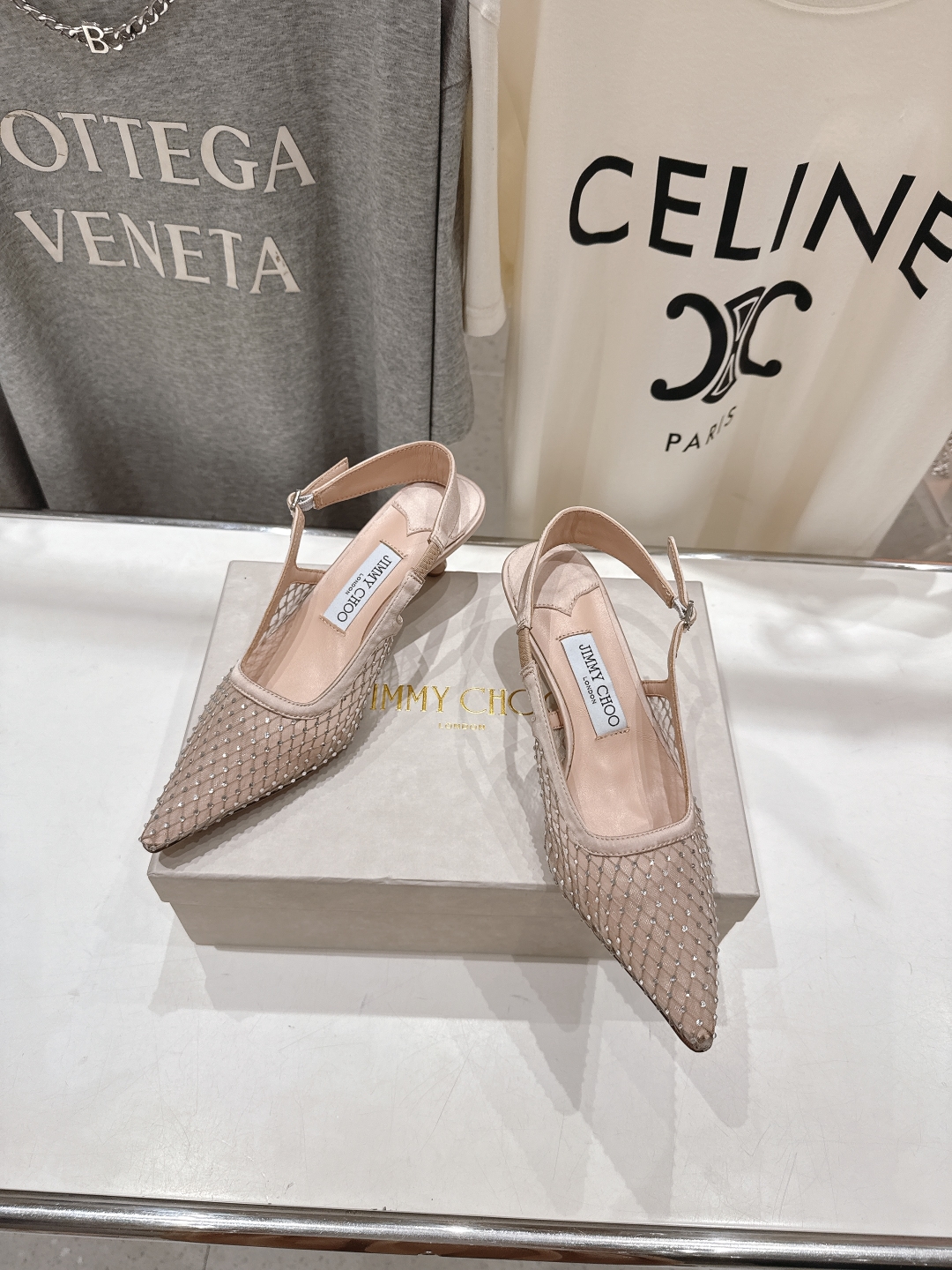 高版本出厂
  JIMMY CHOO*｜JC/吉米周2025ss新款简约尖头网钻高跟鞋凉鞋

原版套楦，