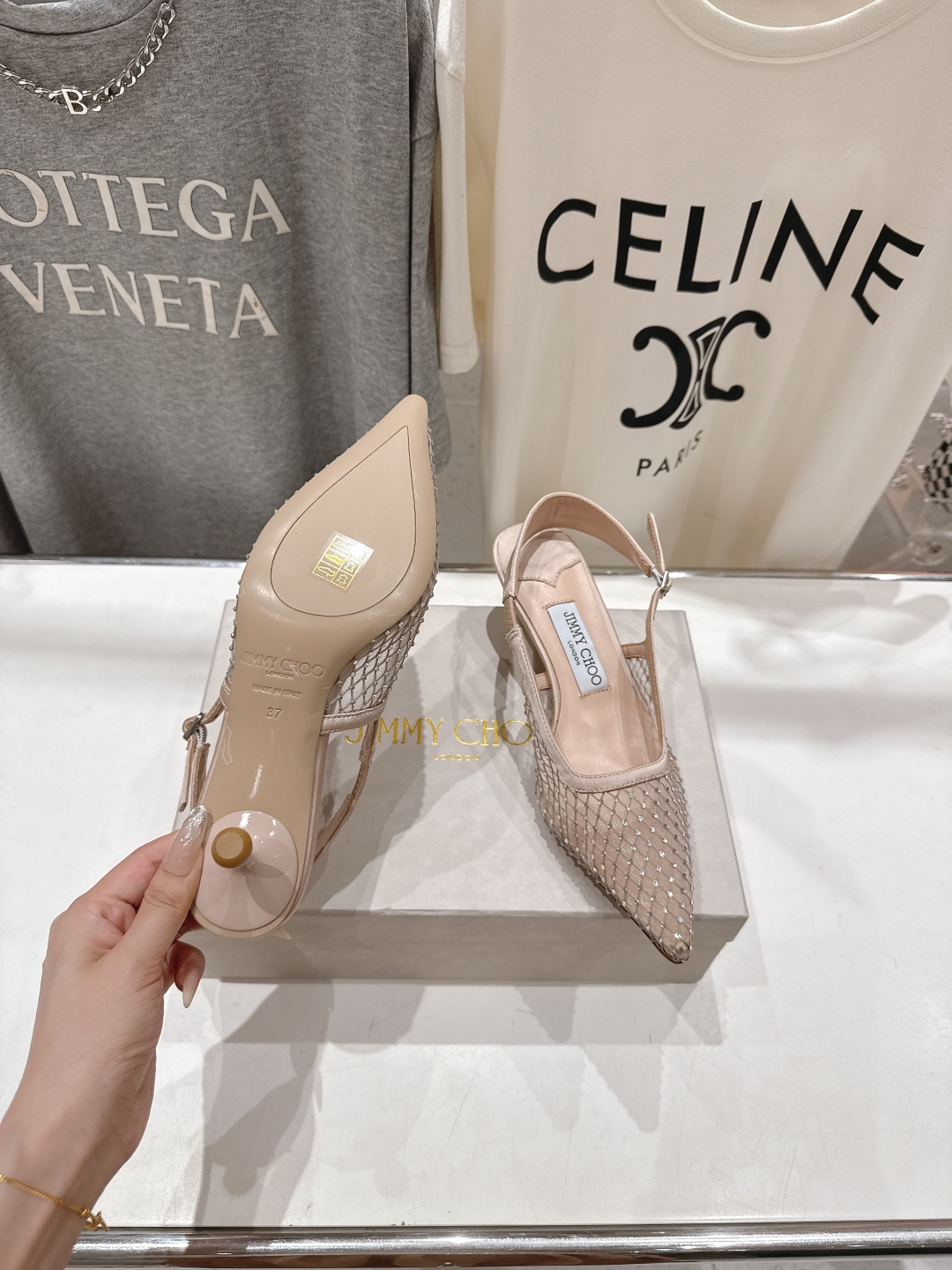 高版本出厂
  JIMMY CHOO*｜JC/吉米周2025ss新款简约尖头网钻高跟鞋凉鞋

原版套楦，