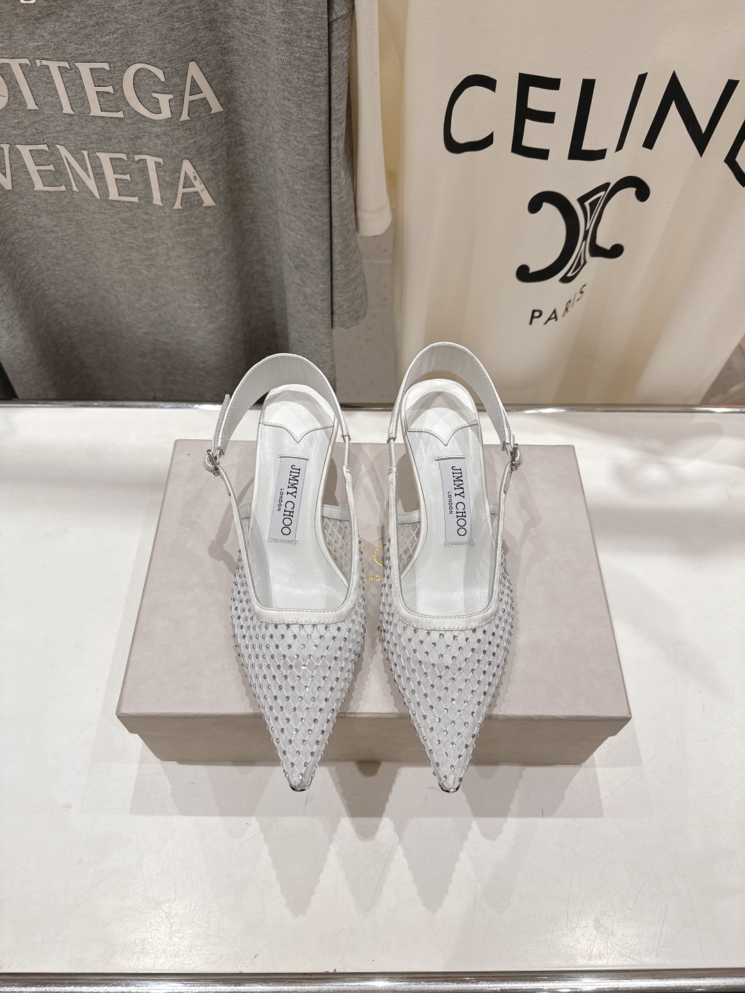 高版本出厂
  JIMMY CHOO*｜JC/吉米周2025ss新款简约尖头网钻高跟鞋凉鞋

原版套楦，