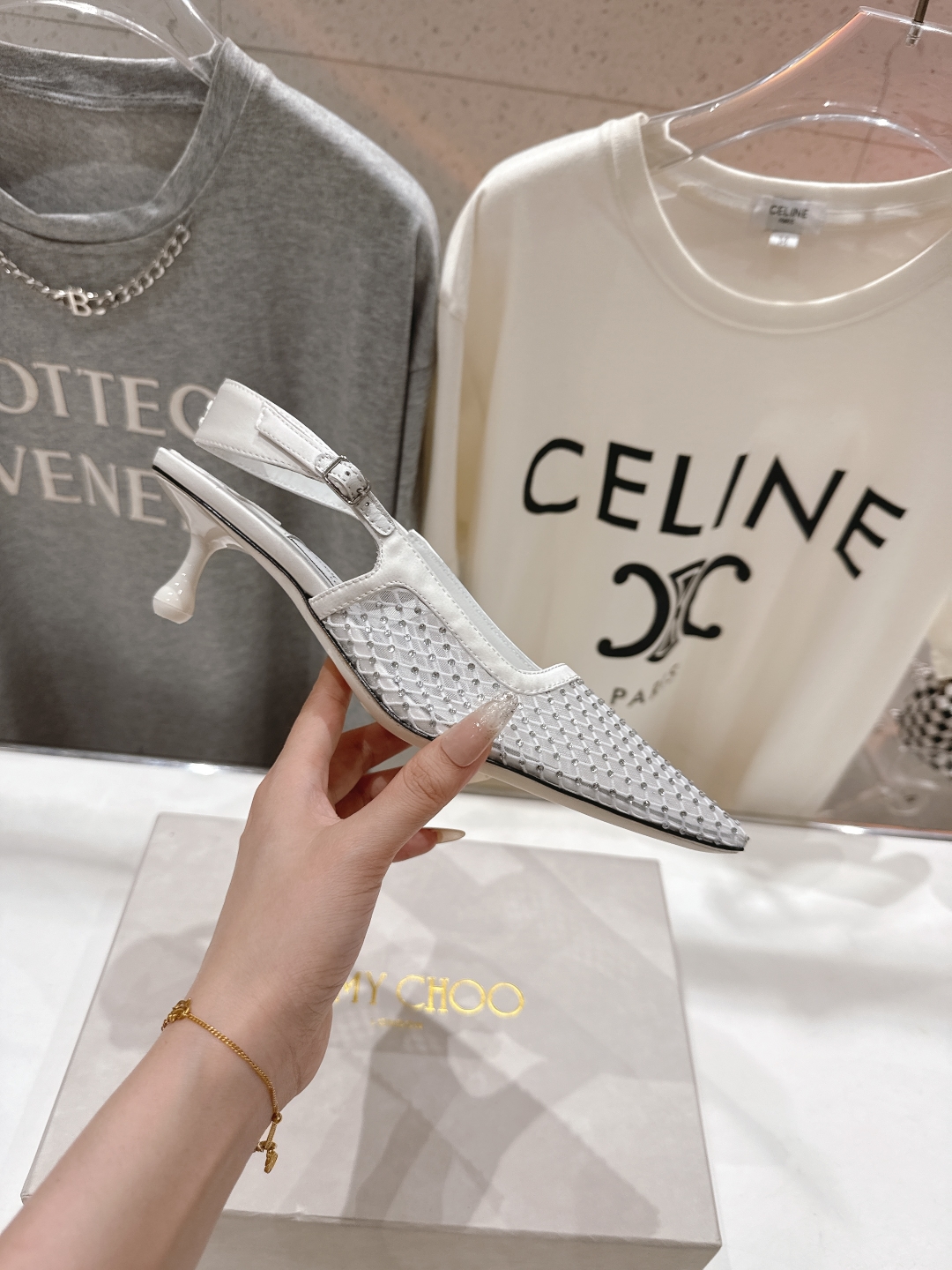 高版本出厂
  JIMMY CHOO*｜JC/吉米周2025ss新款简约尖头网钻高跟鞋凉鞋

原版套楦，