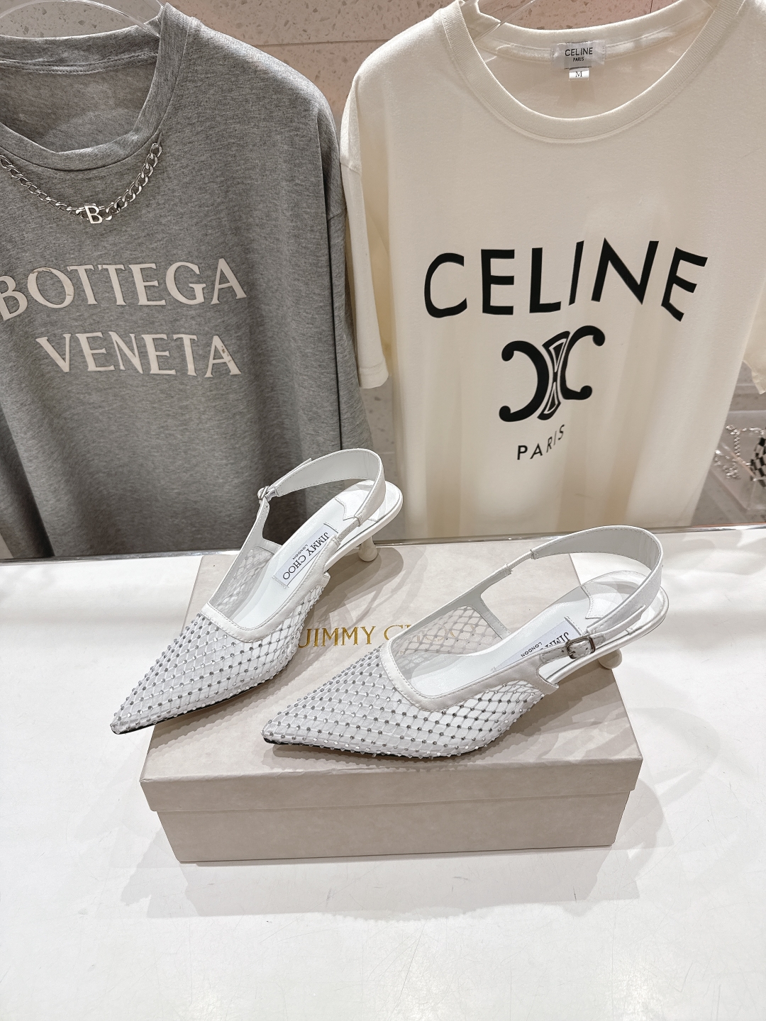 高版本出厂
  JIMMY CHOO*｜JC/吉米周2025ss新款简约尖头网钻高跟鞋凉鞋

原版套楦，