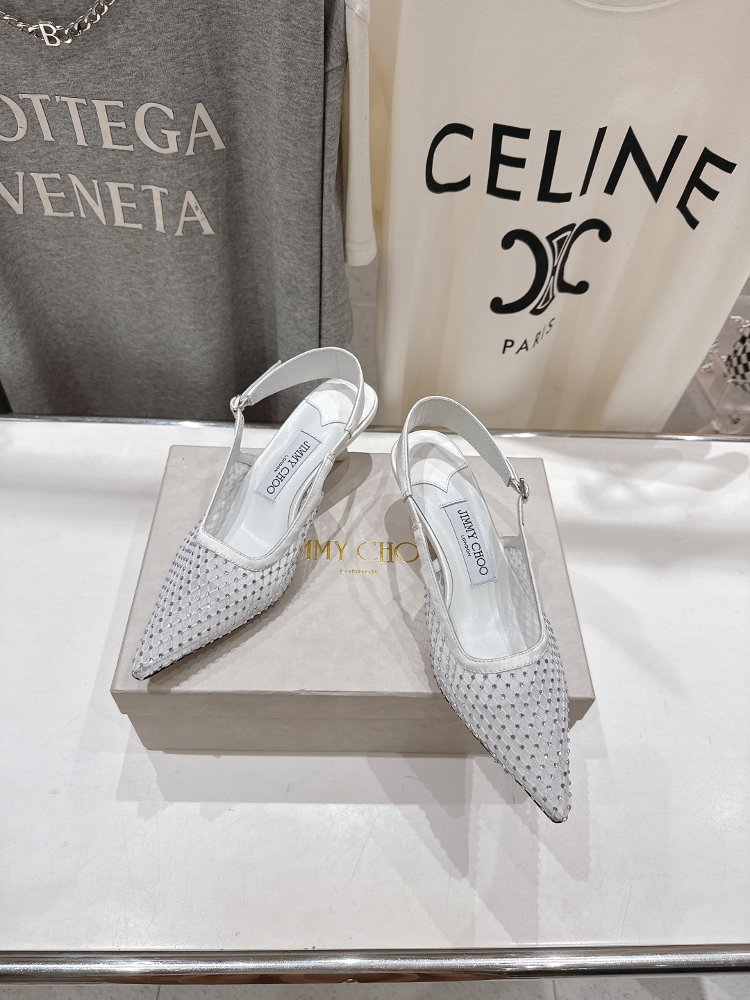 高版本出厂
  JIMMY CHOO*｜JC/吉米周2025ss新款简约尖头网钻高跟鞋凉鞋

原版套楦，