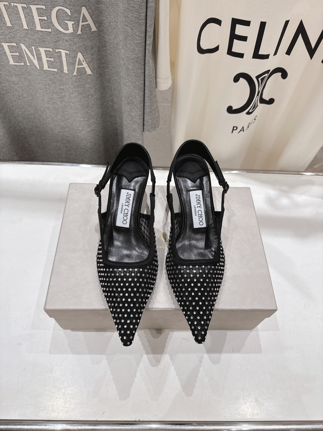高版本出厂
  JIMMY CHOO*｜JC/吉米周2025ss新款简约尖头网钻高跟鞋凉鞋

原版套楦，