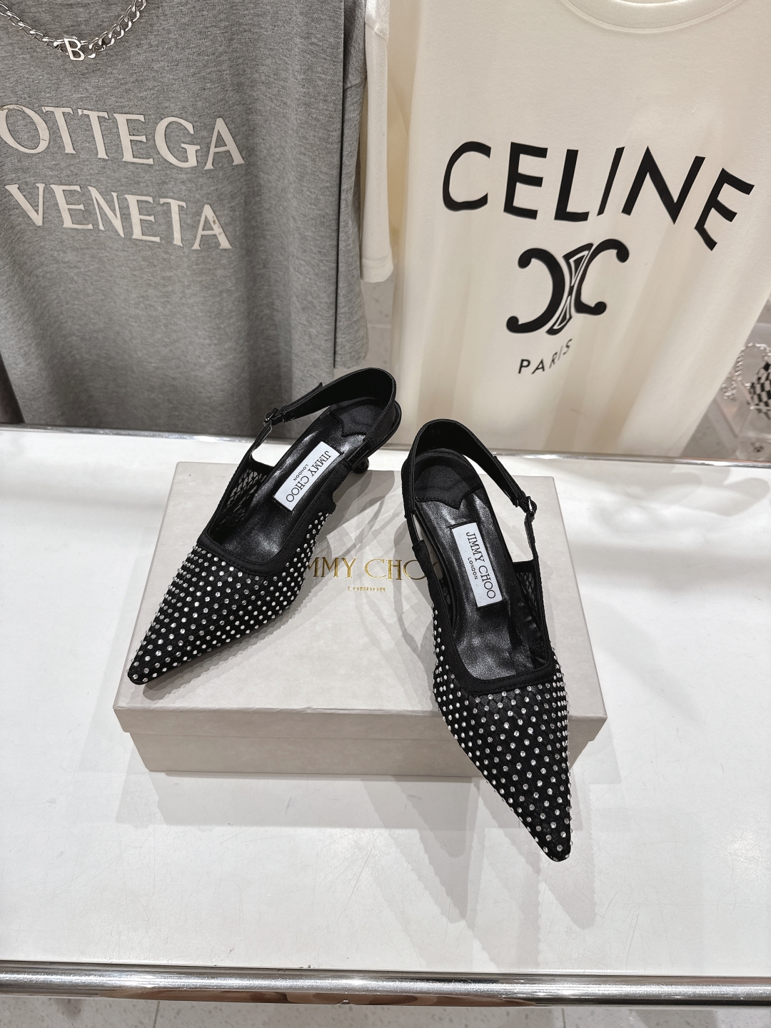 高版本出厂
  JIMMY CHOO*｜JC/吉米周2025ss新款简约尖头网钻高跟鞋凉鞋

原版套楦，