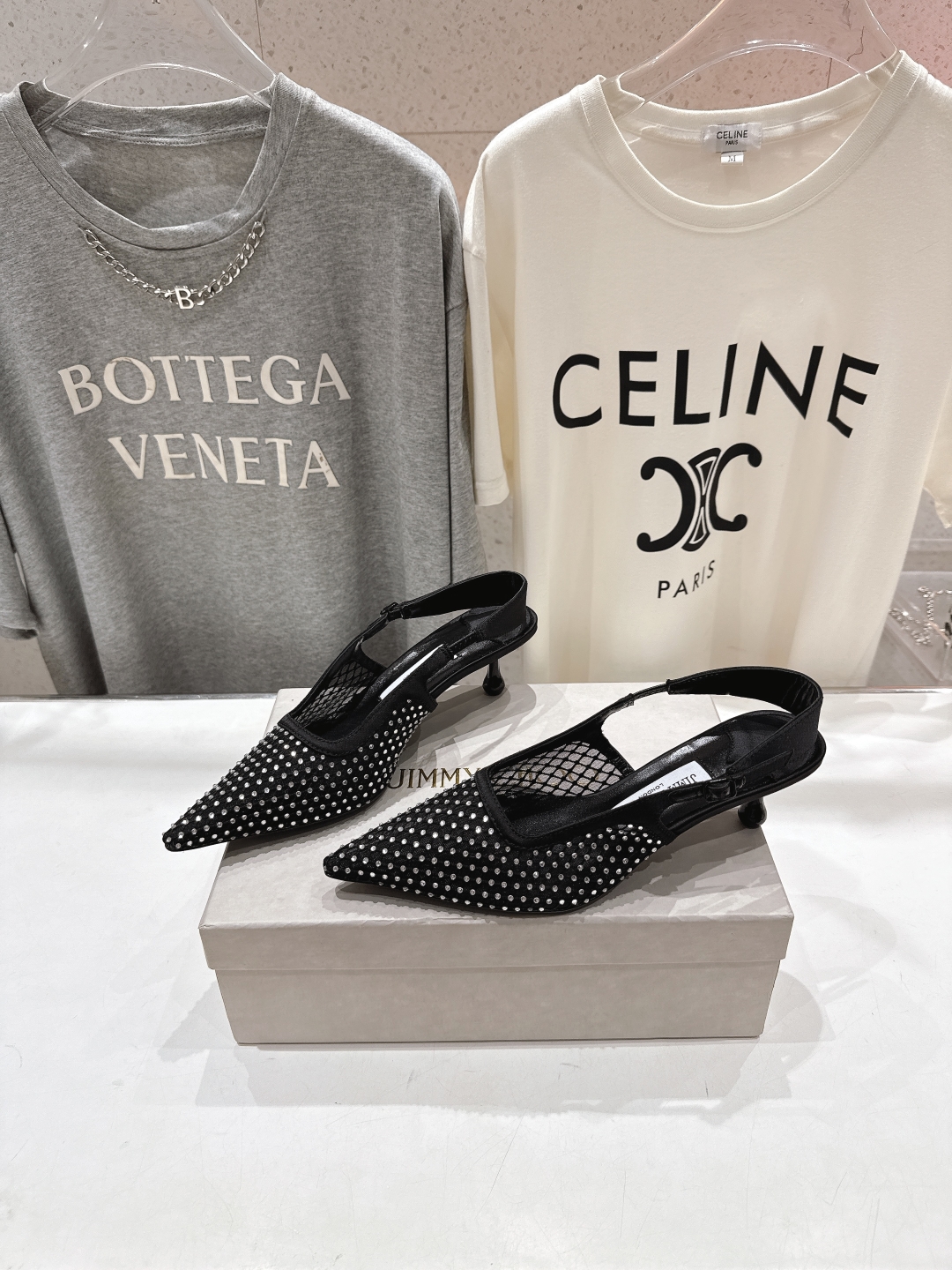 高版本出厂
  JIMMY CHOO*｜JC/吉米周2025ss新款简约尖头网钻高跟鞋凉鞋

原版套楦，
