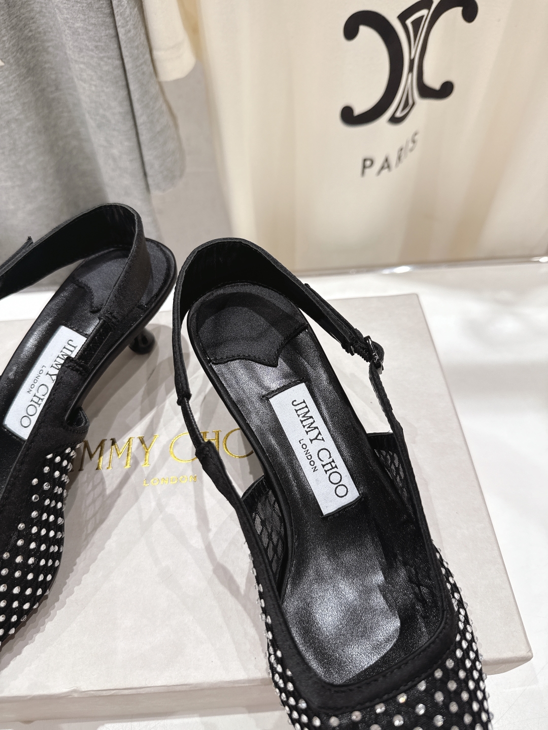 高版本出厂
  JIMMY CHOO*｜JC/吉米周2025ss新款简约尖头网钻高跟鞋凉鞋

原版套楦，