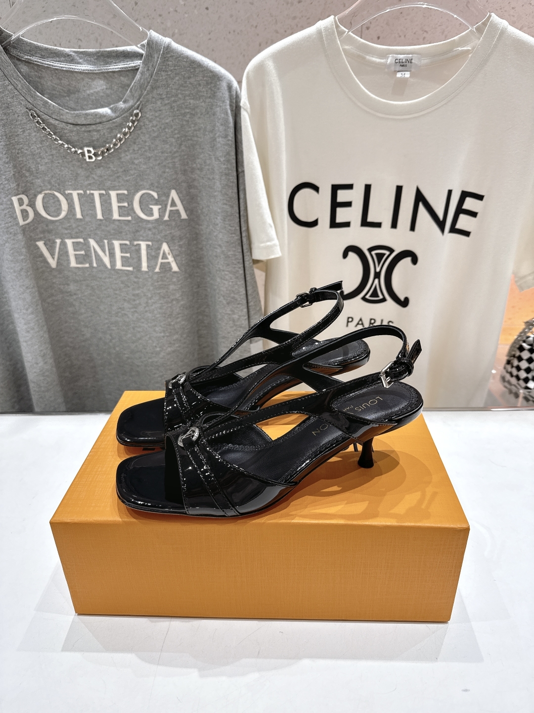 高版本出厂
  Louis Vuitton ss25 new arrival LV驴牌春夏系列新款高跟鞋