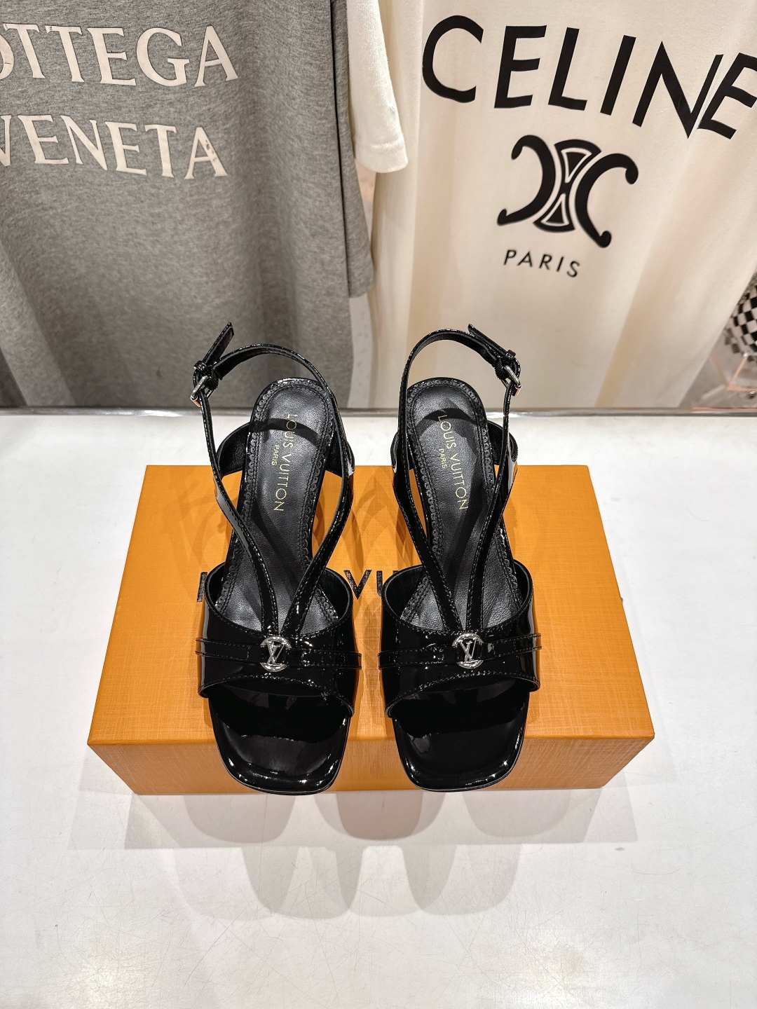 高版本出厂
  Louis Vuitton ss25 new arrival LV驴牌春夏系列新款高跟鞋