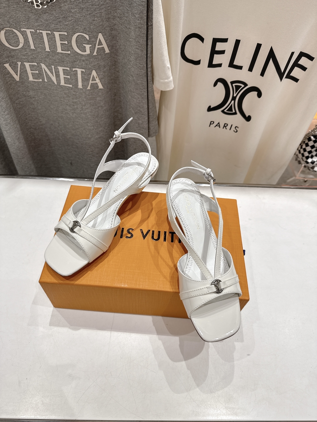 高版本出厂
  Louis Vuitton ss25 new arrival LV驴牌春夏系列新款高跟鞋