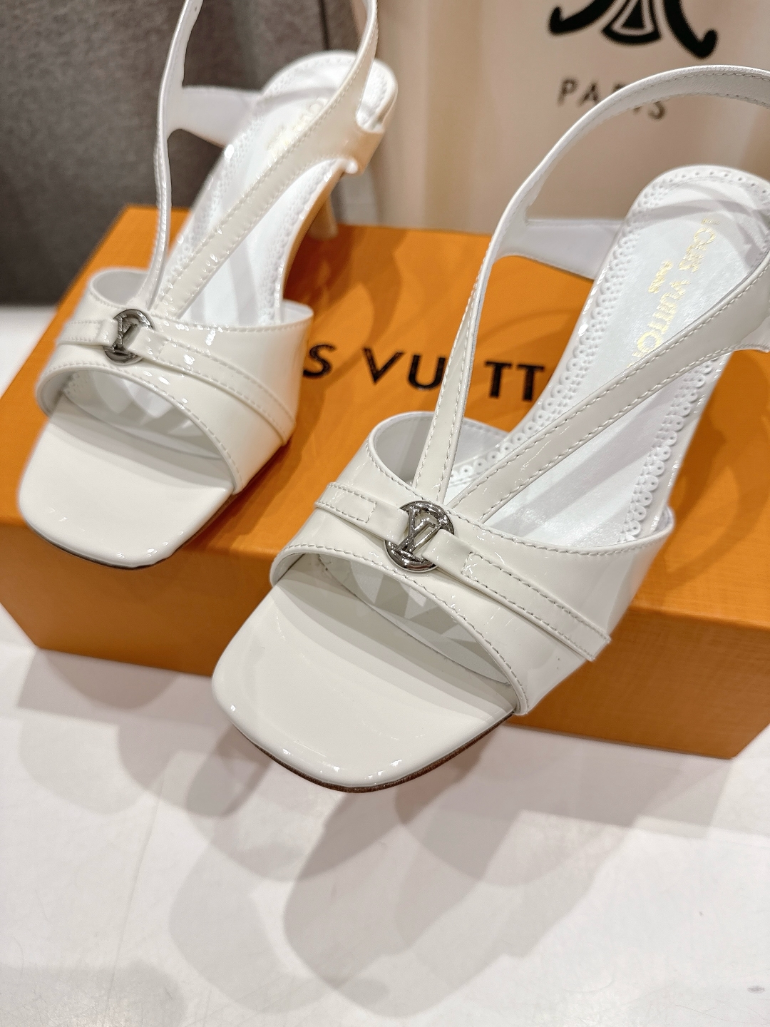 高版本出厂
  Louis Vuitton ss25 new arrival LV驴牌春夏系列新款高跟鞋