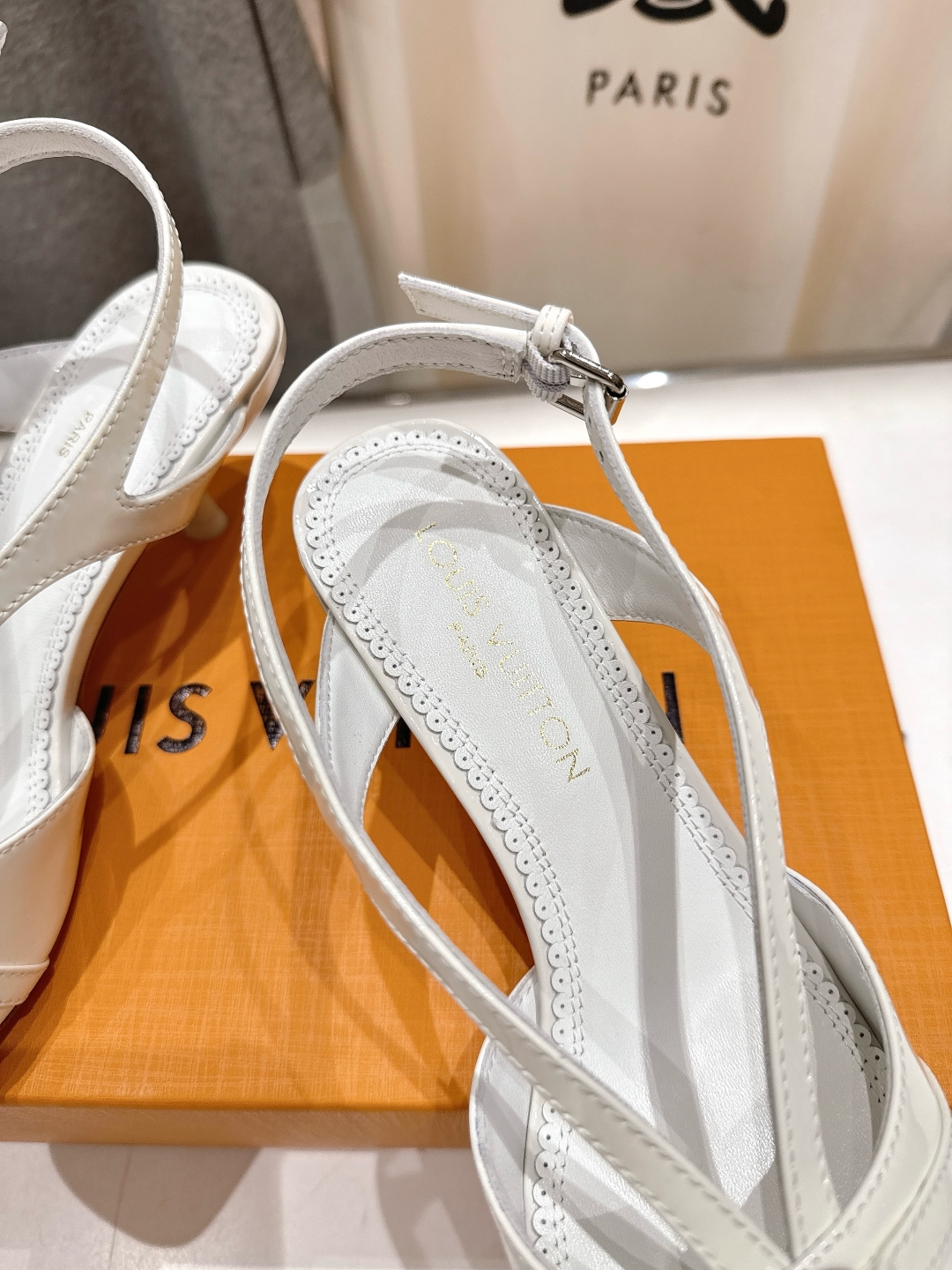 高版本出厂
  Louis Vuitton ss25 new arrival LV驴牌春夏系列新款高跟鞋