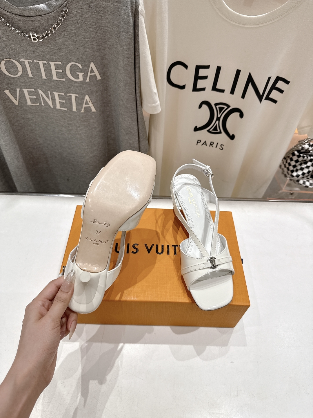 高版本出厂
  Louis Vuitton ss25 new arrival LV驴牌春夏系列新款高跟鞋