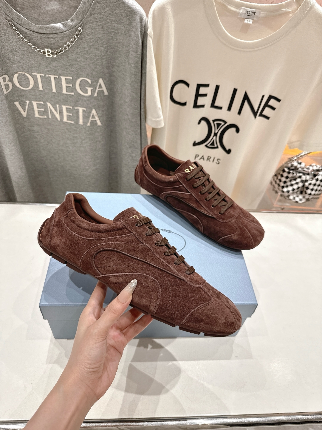 高版本出厂   男码+10 情侣款
  Prada*普拉达P家25ssfw～new新款绑带情侣款休闲鞋，