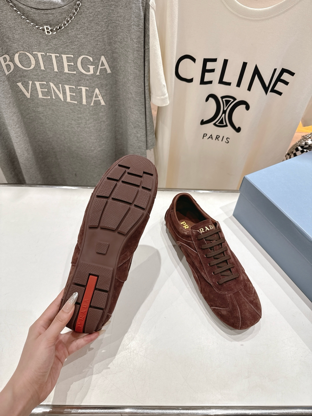 高版本出厂   男码+10 情侣款
  Prada*普拉达P家25ssfw～new新款绑带情侣款休闲鞋，