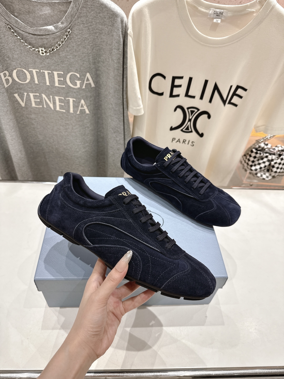 高版本出厂   男码+10 情侣款
  Prada*普拉达P家25ssfw～new新款绑带情侣款休闲鞋，