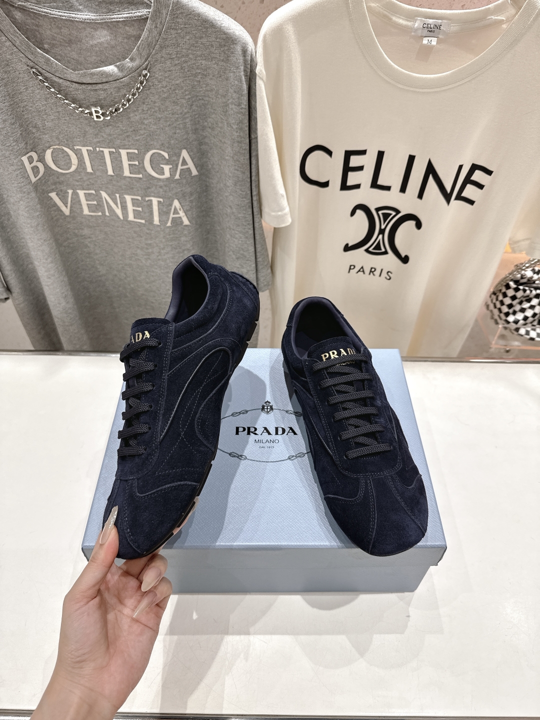 高版本出厂   男码+10 情侣款
  Prada*普拉达P家25ssfw～new新款绑带情侣款休闲鞋，