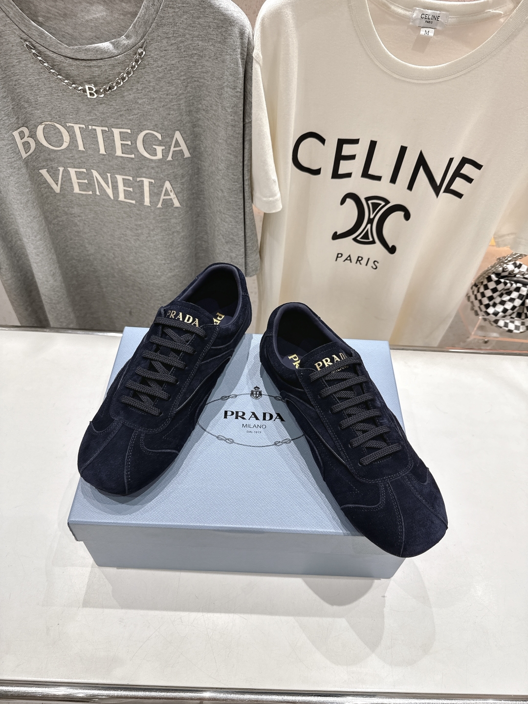 高版本出厂   男码+10 情侣款
  Prada*普拉达P家25ssfw～new新款绑带情侣款休闲鞋，