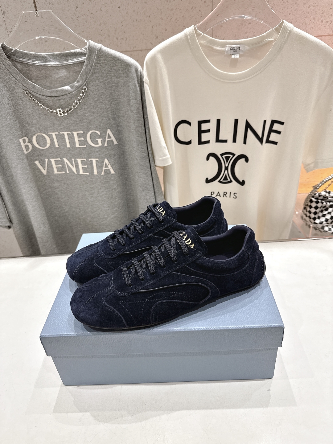 高版本出厂   男码+10 情侣款
  Prada*普拉达P家25ssfw～new新款绑带情侣款休闲鞋，