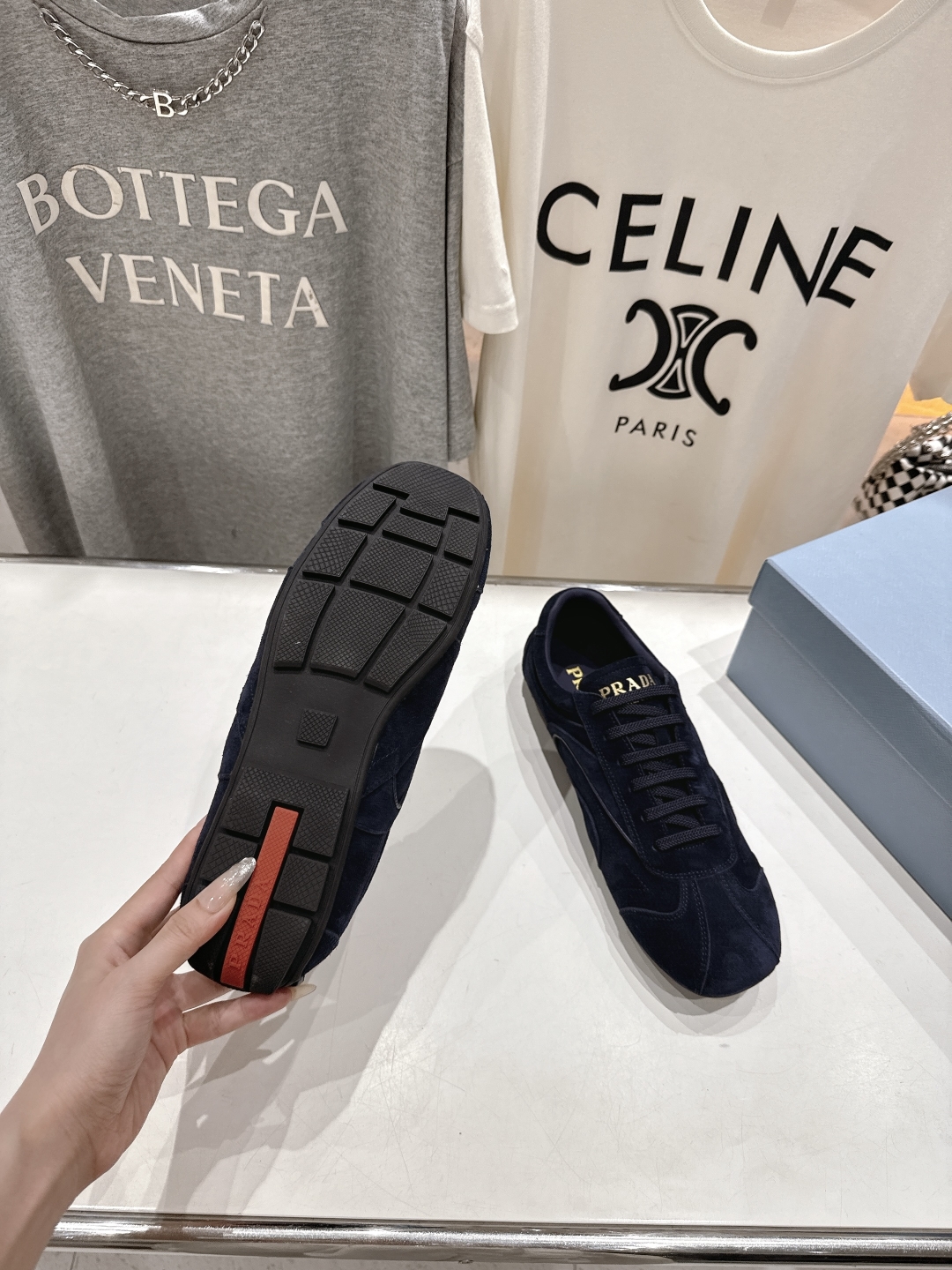 高版本出厂   男码+10 情侣款
  Prada*普拉达P家25ssfw～new新款绑带情侣款休闲鞋，