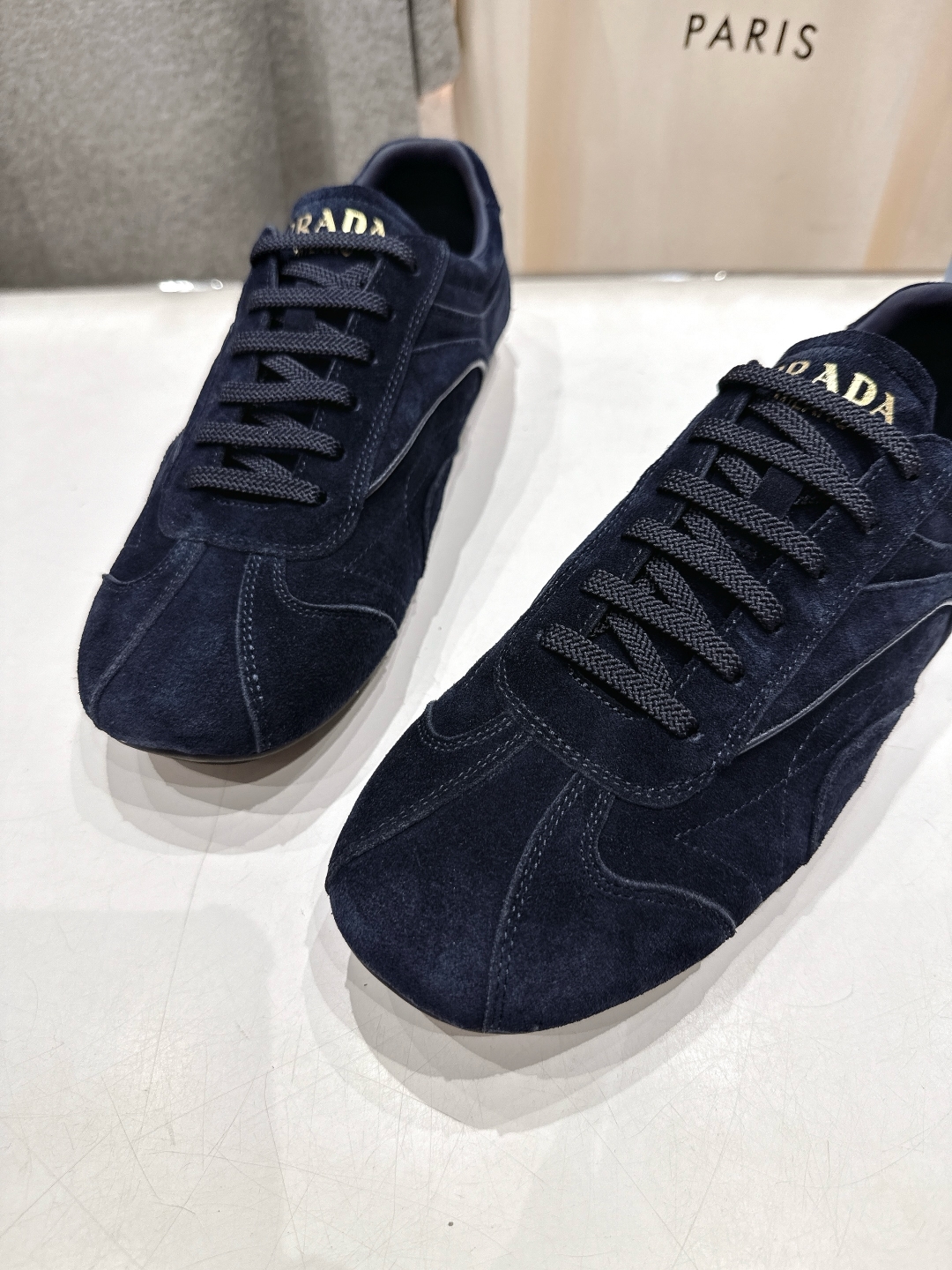 高版本出厂   男码+10 情侣款
  Prada*普拉达P家25ssfw～new新款绑带情侣款休闲鞋，
