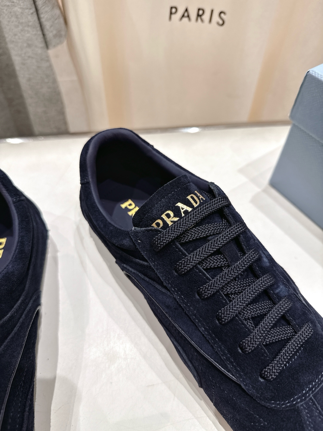 高版本出厂   男码+10 情侣款
  Prada*普拉达P家25ssfw～new新款绑带情侣款休闲鞋，