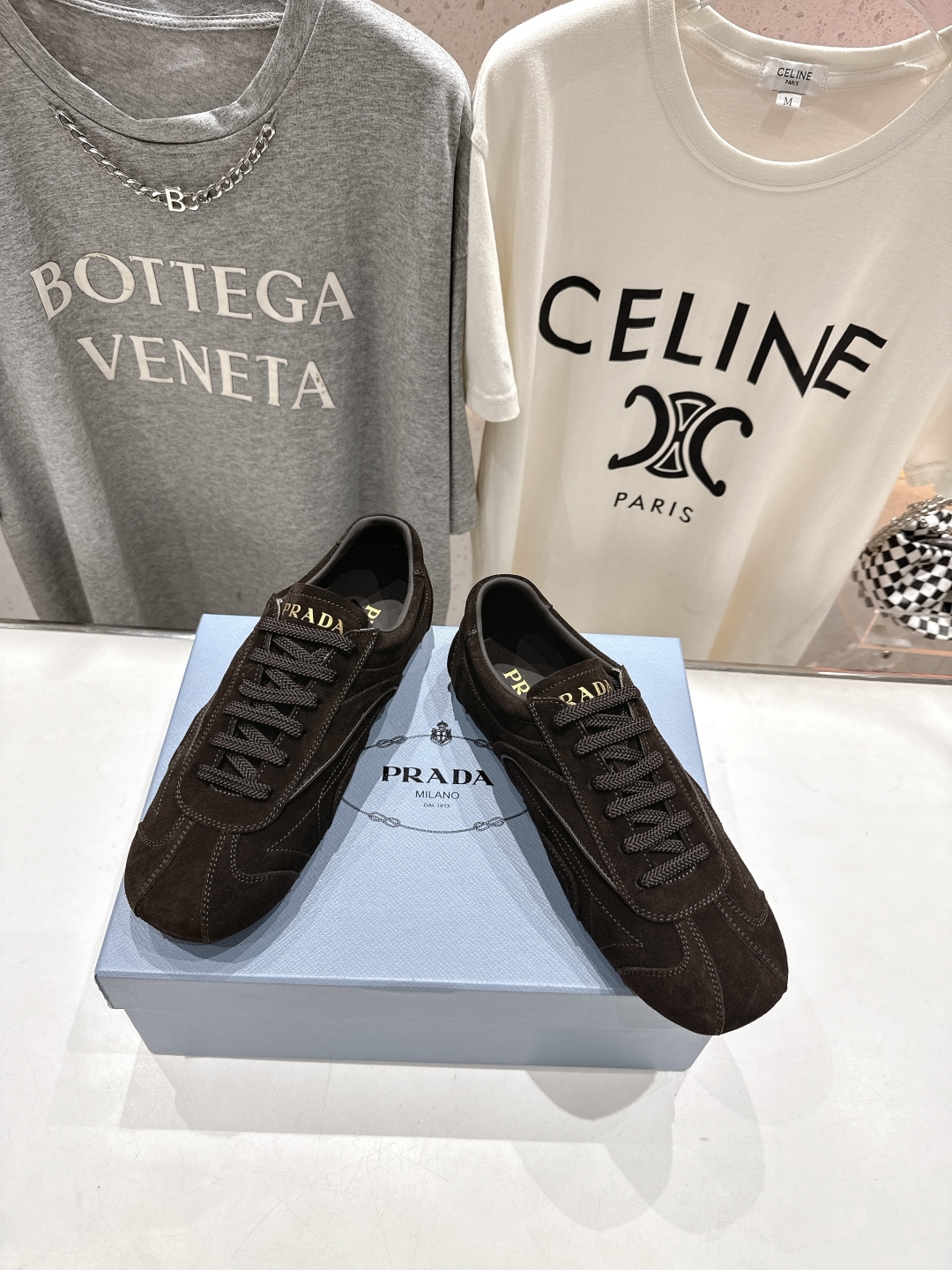 高版本出厂   男码+10 情侣款
  Prada*普拉达P家25ssfw～new新款绑带情侣款休闲鞋，