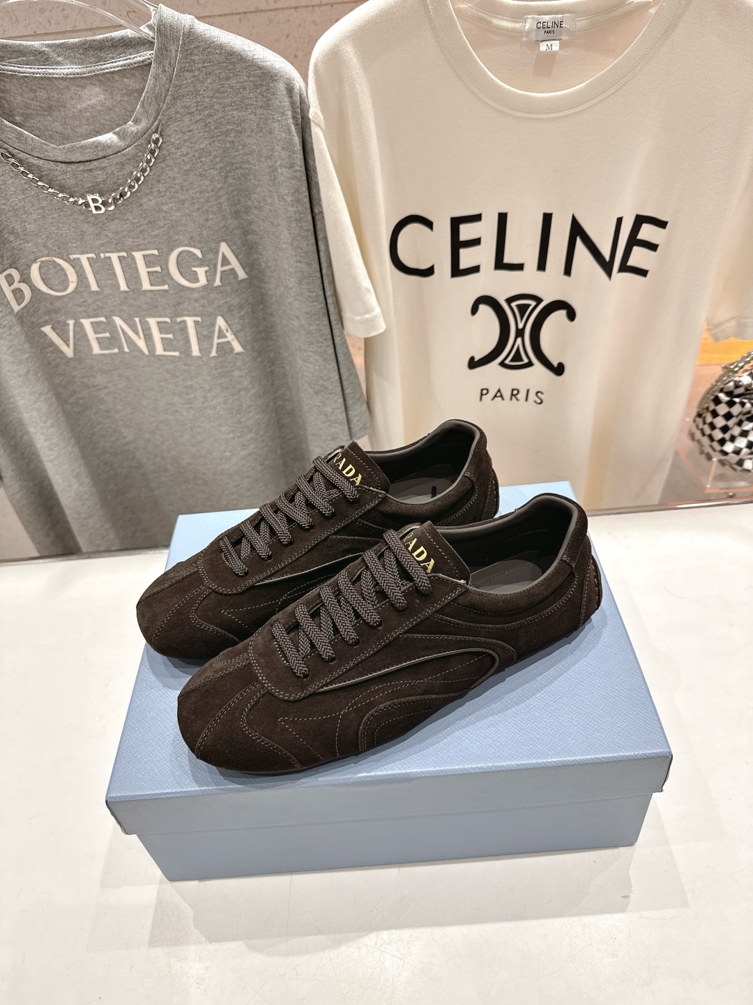 高版本出厂   男码+10 情侣款
  Prada*普拉达P家25ssfw～new新款绑带情侣款休闲鞋，
