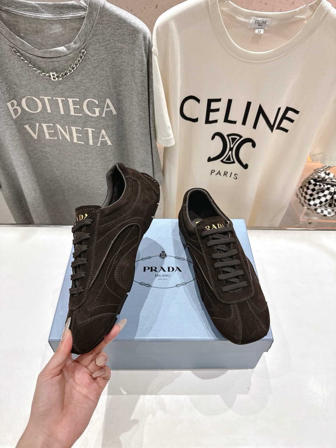 高版本出厂   男码+10 情侣款
  Prada*普拉达P家25ssfw～new新款绑带情侣款休闲鞋，