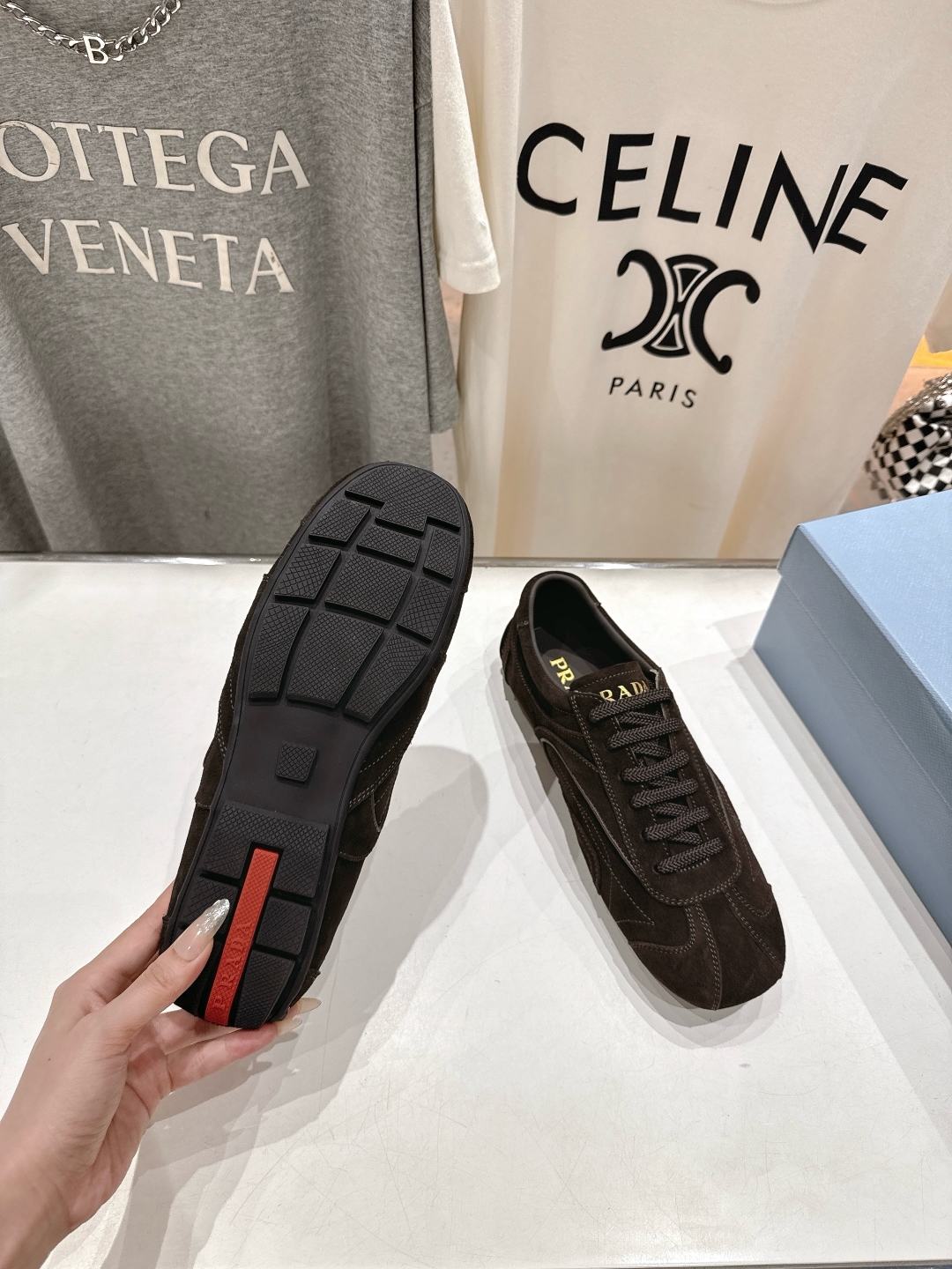 高版本出厂   男码+10 情侣款
  Prada*普拉达P家25ssfw～new新款绑带情侣款休闲鞋，